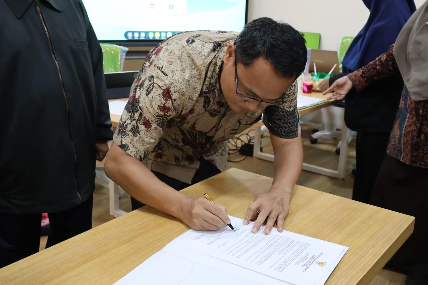 Penandatanganan Pakta Integritas Pimpinan Jurusan Ilmu Hadis UIN Siber Syekh Nurjati Cirebon