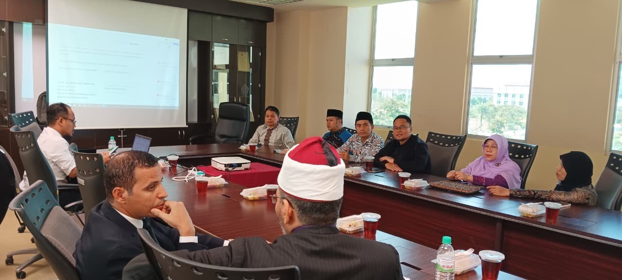 UIN Siber Syekh Nurjati Cirebon dan UniSHAMS Malaysia Gelar FGD Kurikulum Moderasi Beragama