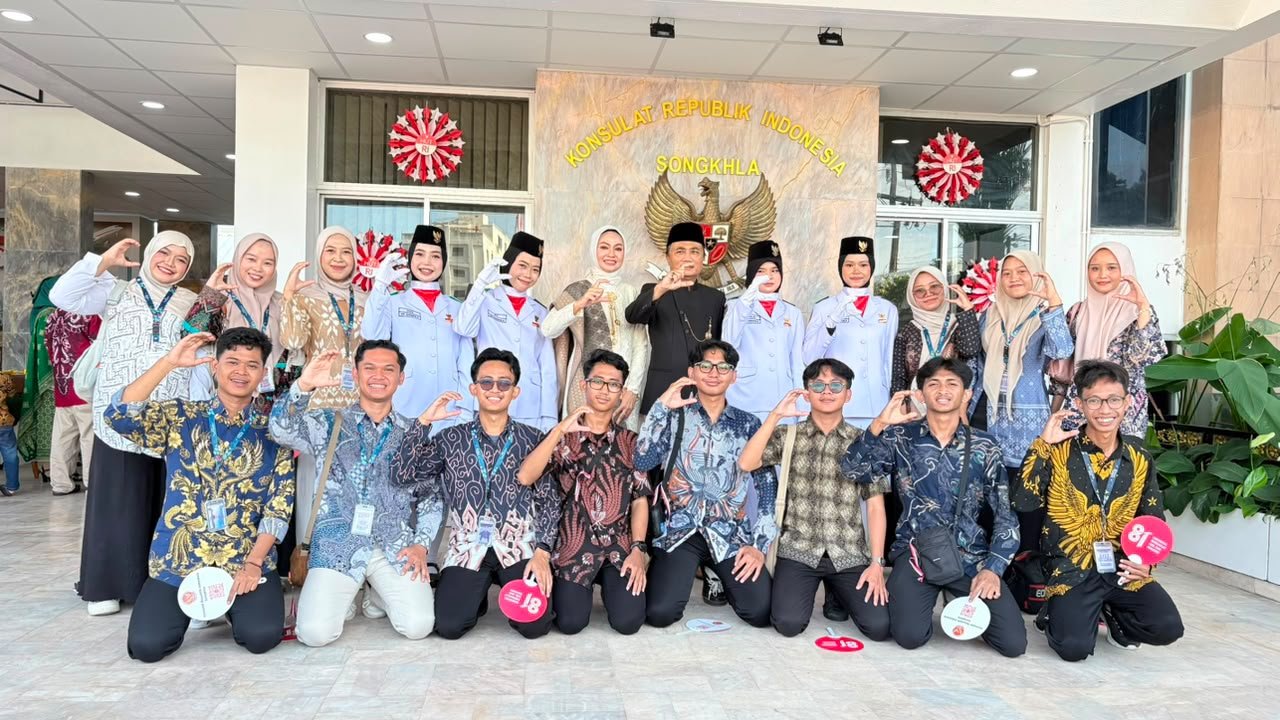 Mahasiswa Ilmu Hadis Hadiri Upacara HUT ke-81 RI di Songkhla, Thailand